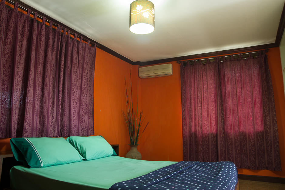 At Ease Guesthouse Pattaya Zimmer foto
